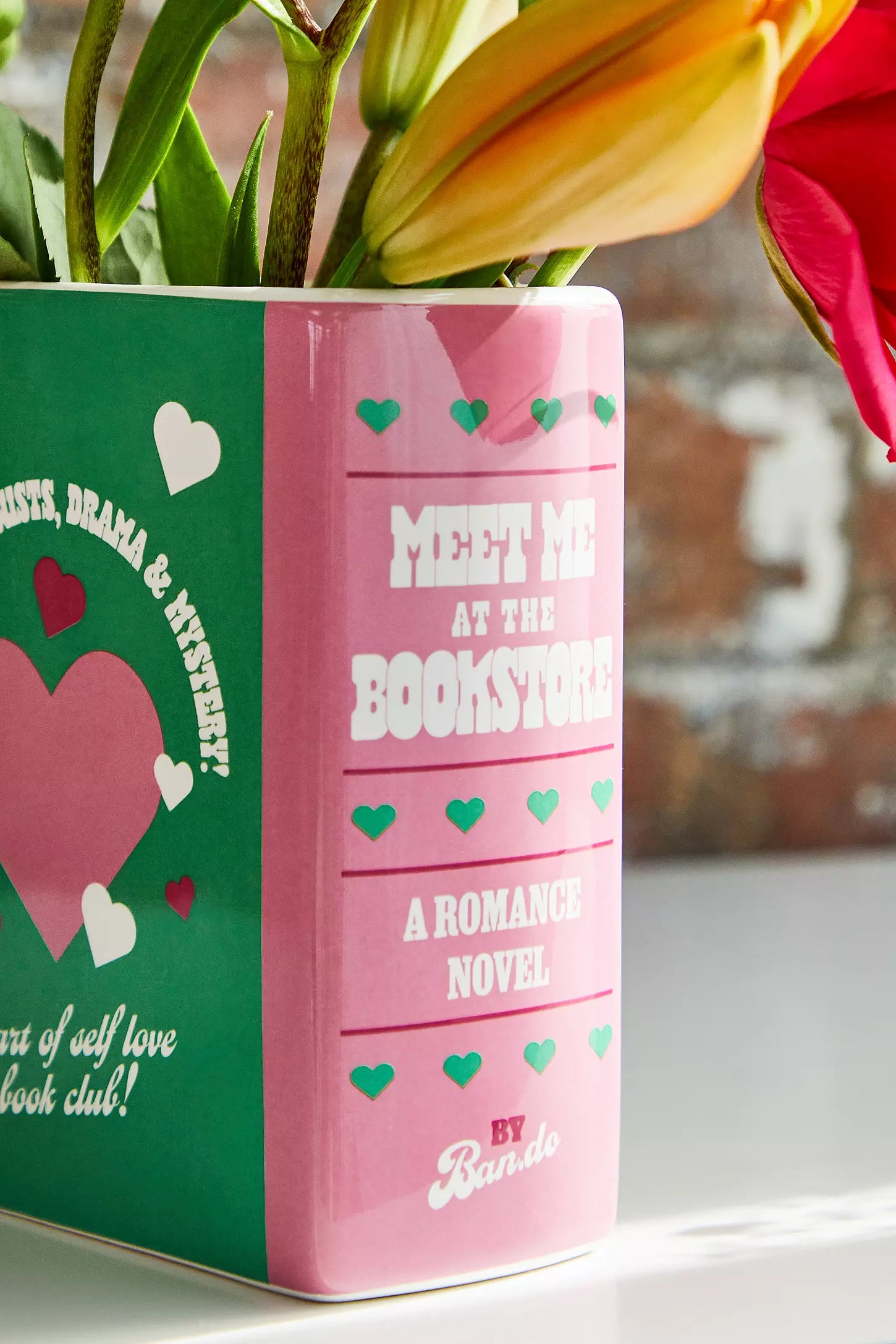 Vase buch meet me at the bookstore