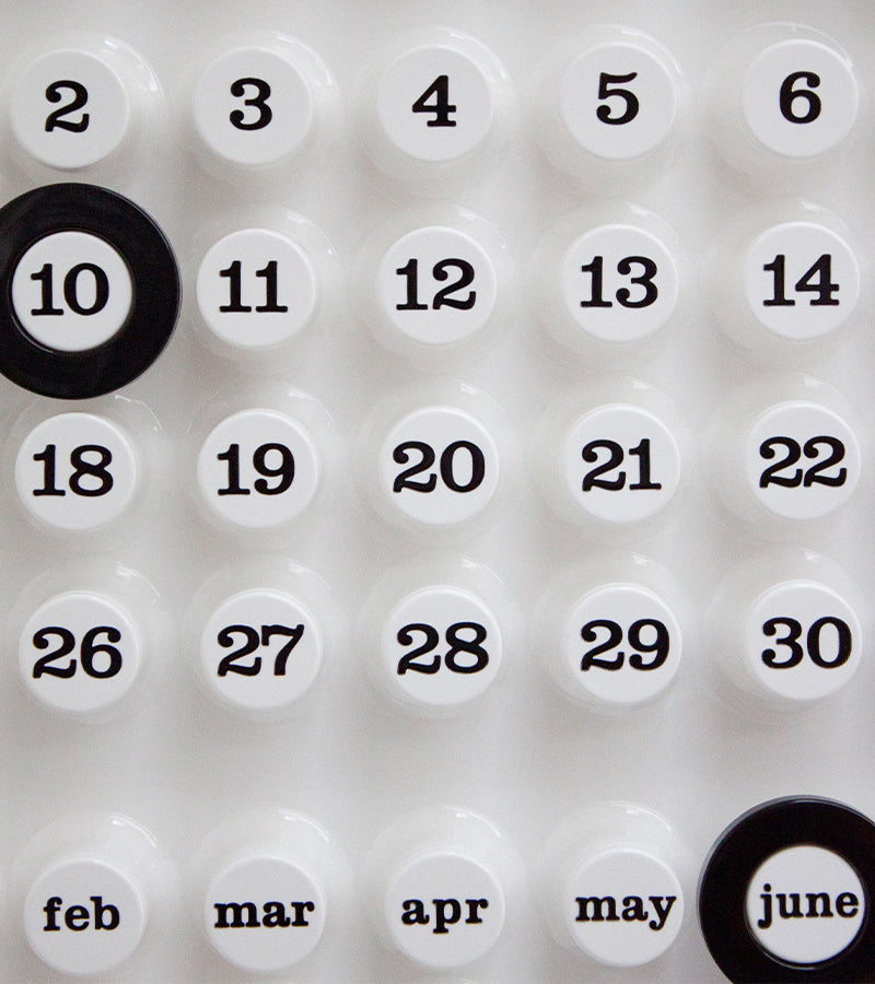 Weißer Dauerkalender - Ring a Date
