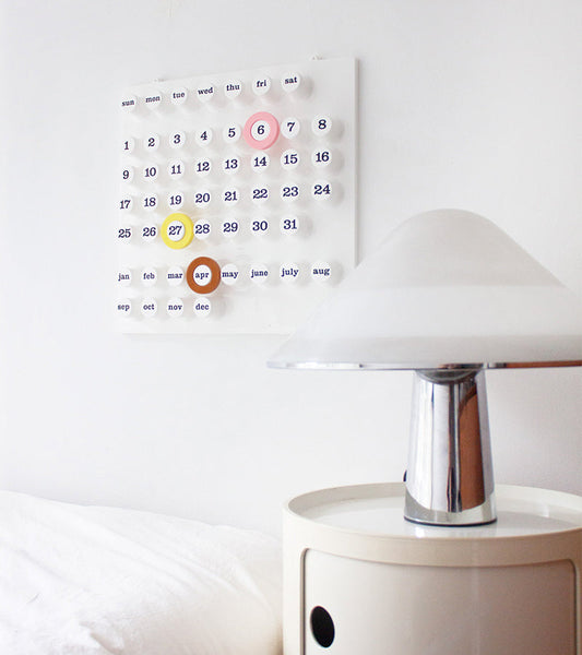 Weißer Dauerkalender - Ring a Date