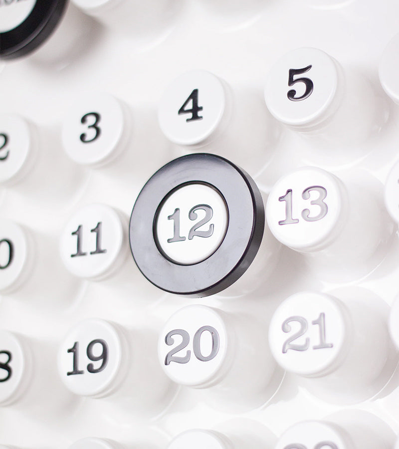 Weißer Dauerkalender - Ring a Date