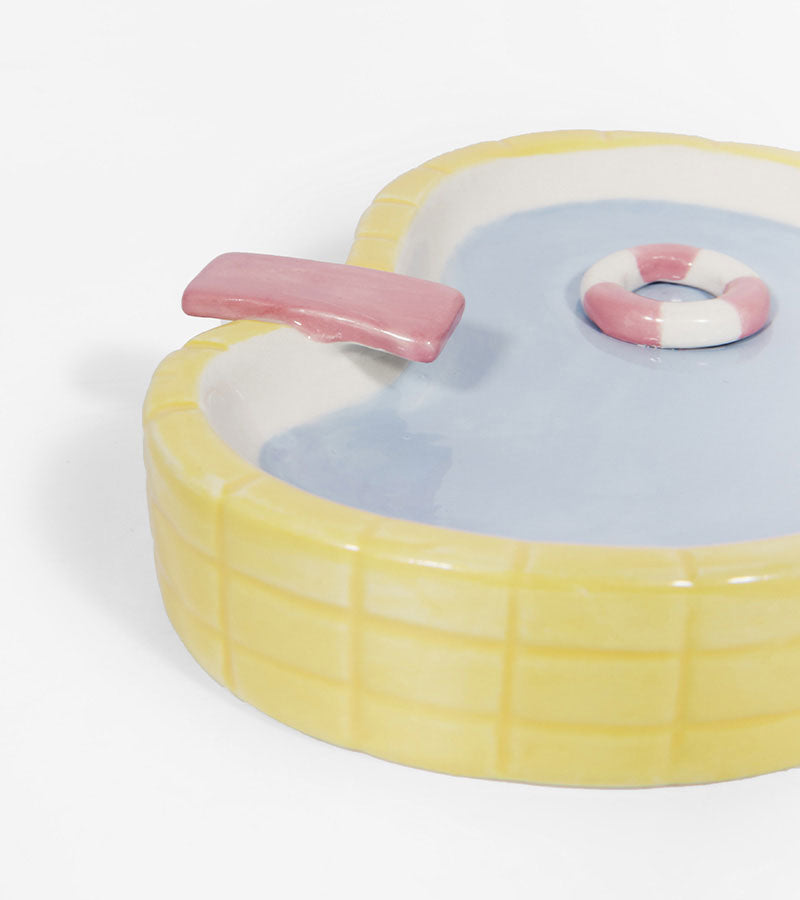 Aschenbecher pool