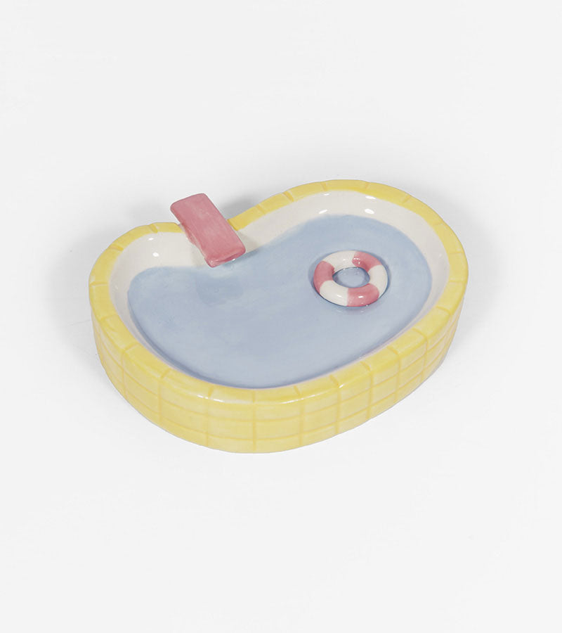 Aschenbecher pool