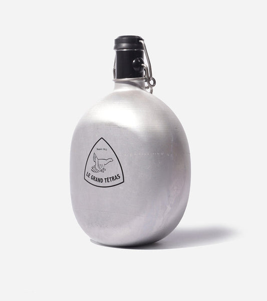 Ovale Vintage-Metallflasche