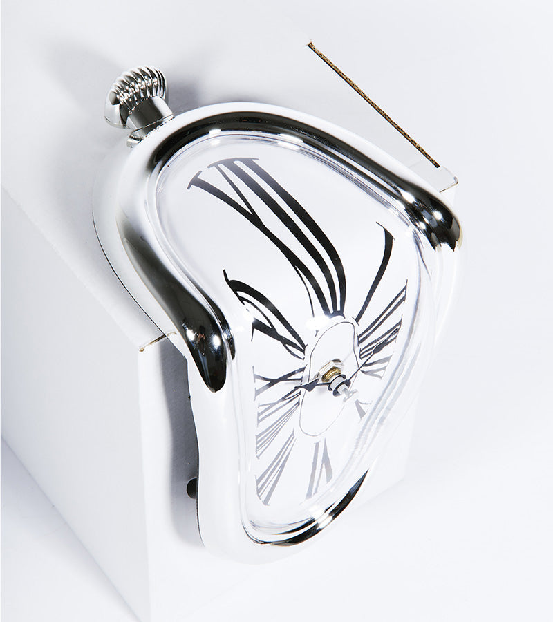 Wanduhr dali stil