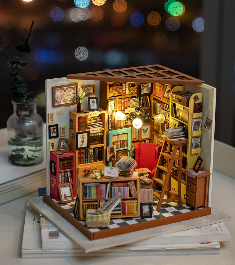 Sam’s study miniaturhaus diy set
