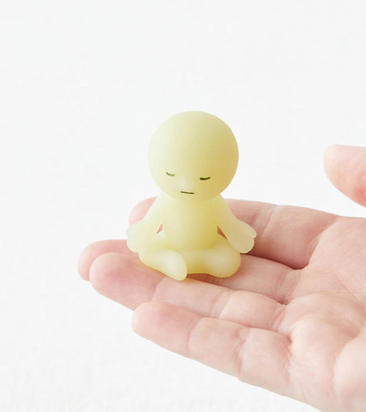 Smiski figur yoga
