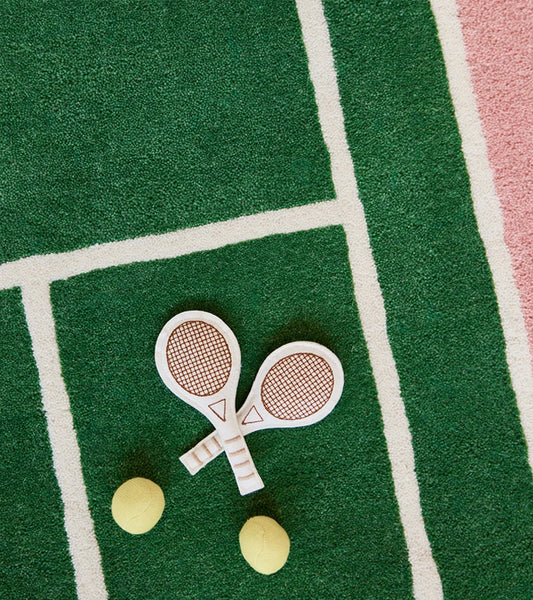 Teppich in Form eines Tennisplatzes