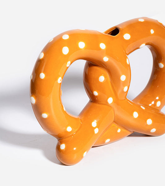 Brezel vase