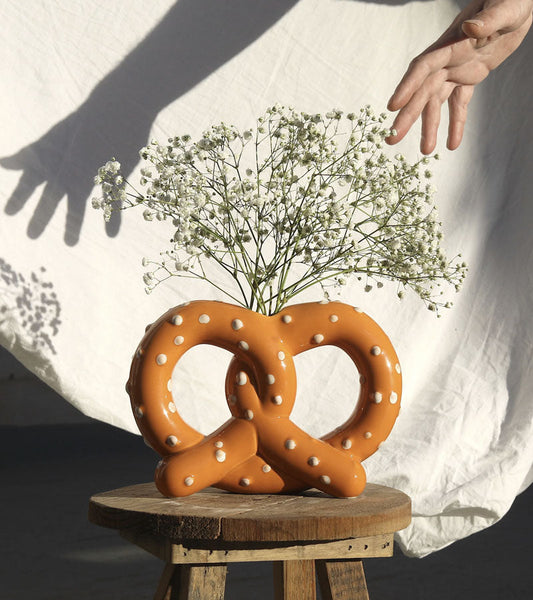 Brezel vase
