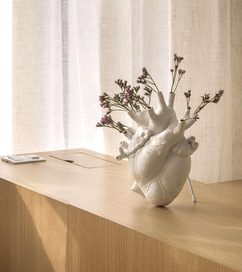 Vase herz love in bloom