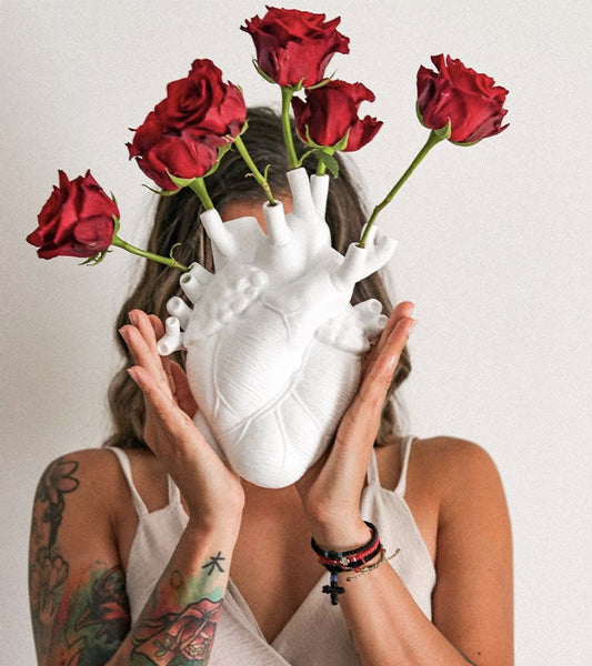 Vase herz love in bloom