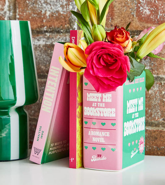 Vase buch meet me at the bookstore