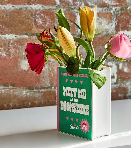 Vase buch meet me at the bookstore
