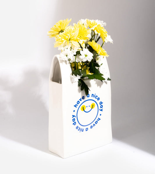 Vase plastiktüte keramik