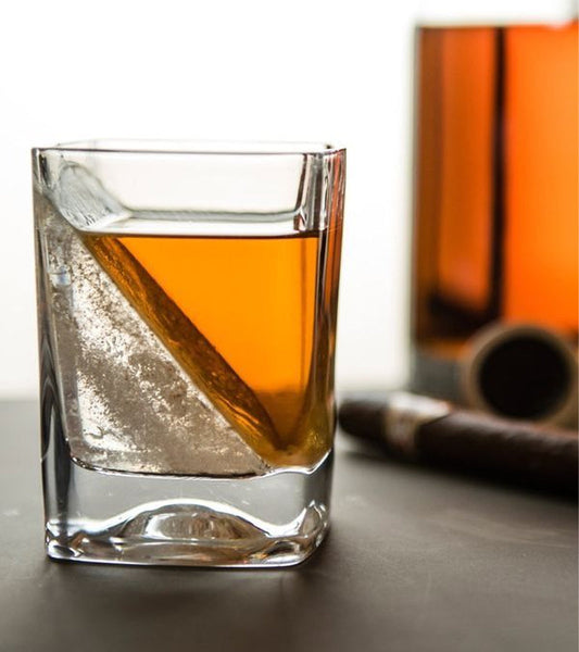 Whisky Wedge: Whiskyglas mit Kühlfunktion